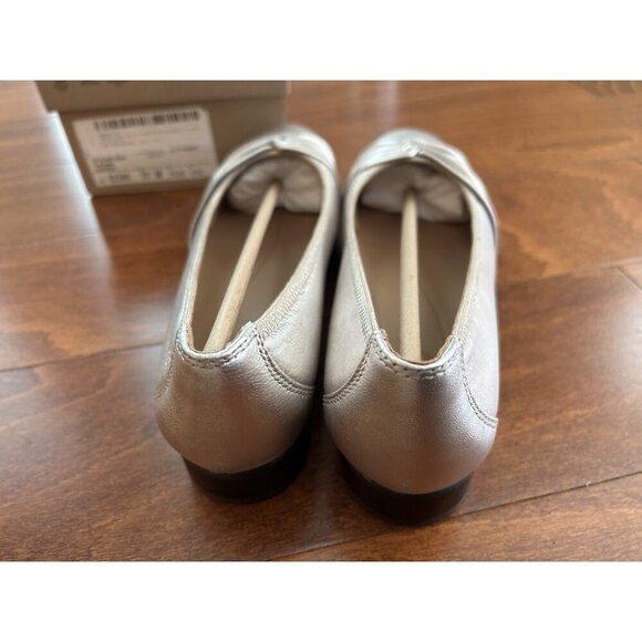 Carks Un Blush Wish Platinum Leather Loafer Slip On Closed Toe NWT 9.5 M - Picture 5 of 8